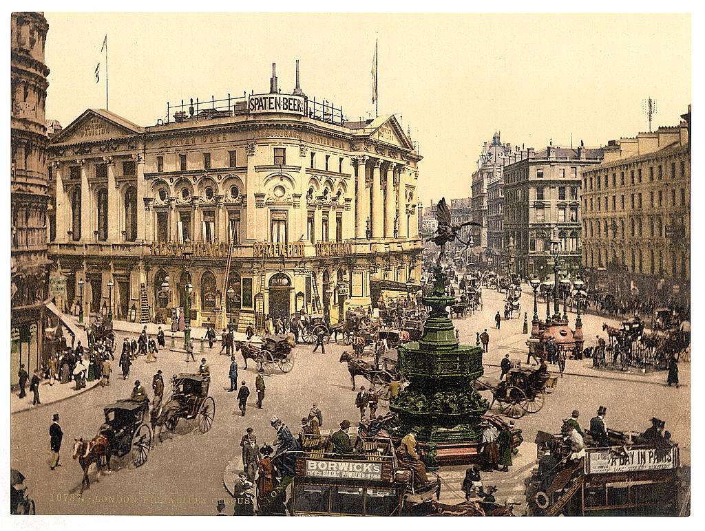 01879-Piccadilly-Circus--London--England